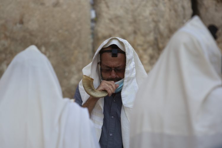 Under lockdown, Israel faces bitter start of Jewish New Year